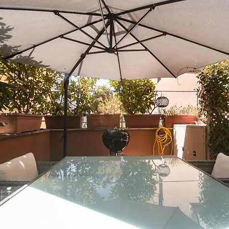 Hill - Exclusive Use Apartment *