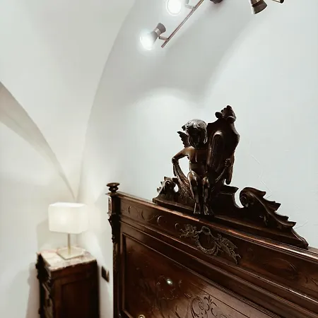 Residenza Tritone Luxury Trevi Fountain Guest house Rome