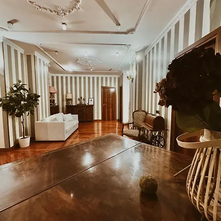 Residenza Tritone Luxury Trevi Fountain Guest house