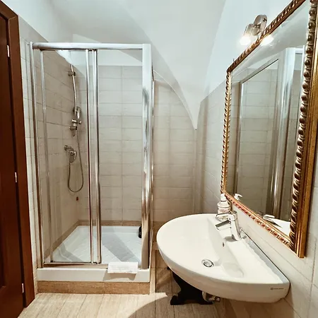 Residenza Tritone Luxury Trevi Fountain Guest house Rome