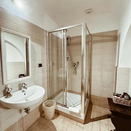 Residenza Tritone Luxury Trevi Fountain Guest house *