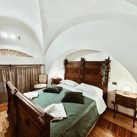 Residenza Tritone Luxury Trevi Fountain Guest house Rome