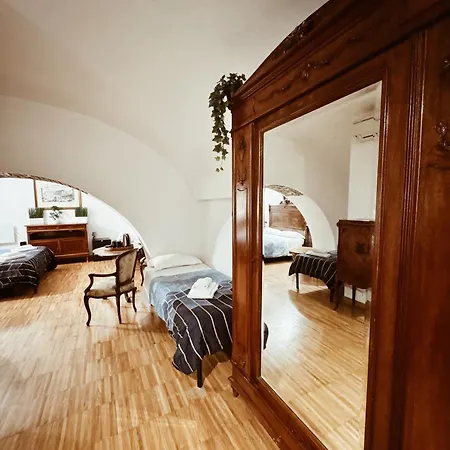 Residenza Tritone Luxury Trevi Fountain 게스트하우스 *