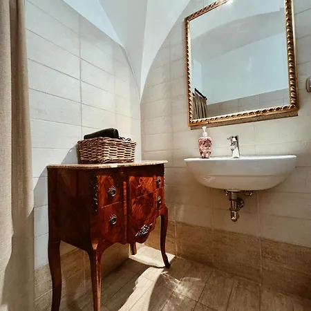 Residenza Tritone Luxury Trevi Fountain Guest house Rome
