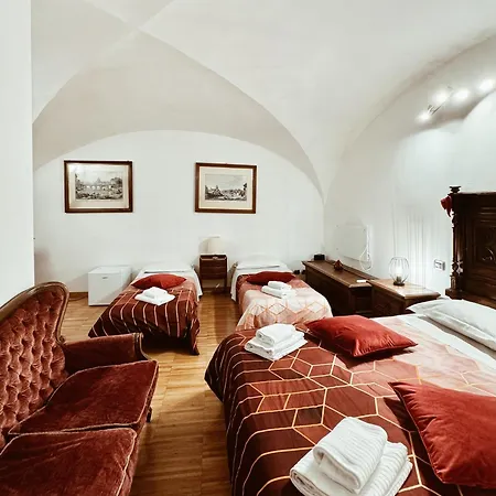 Residenza Tritone Luxury Trevi Fountain *