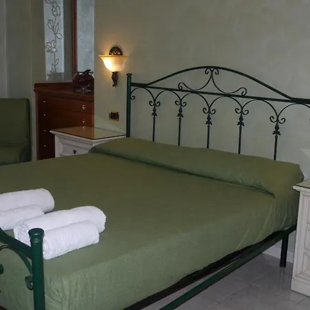 Apartment Charming With 3 Bedrooms Rome