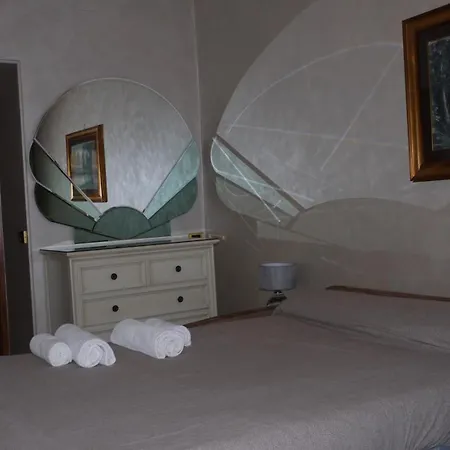 Charming With 3 Bedrooms * Rome