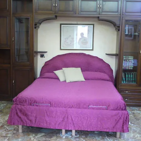Charming With 3 Bedrooms Rome