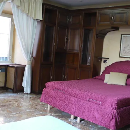 Charming With 3 Bedrooms Rome