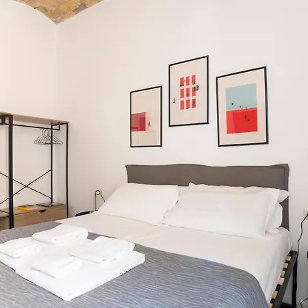 Half Palace, Relaxing In San Lorenzo Apartment