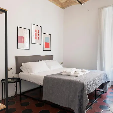 Half Palace, Relaxing In San Lorenzo * Rome