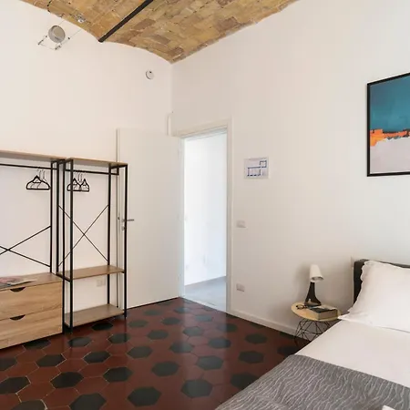 Half Palace, Relaxing In San Lorenzo Rome