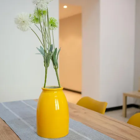 Apartment Mustard S Camillo - Homes