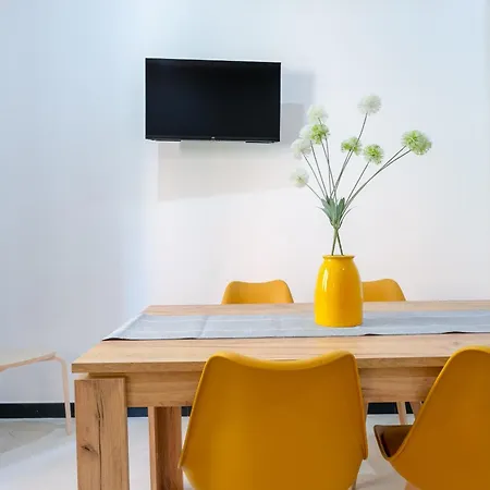 Mustard S Camillo - Homes Apartment *