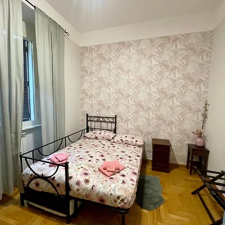 아파트 Aurora House - Accogliente A Barberini 로마