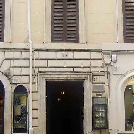 Excellent Trinity Couette-café Rome