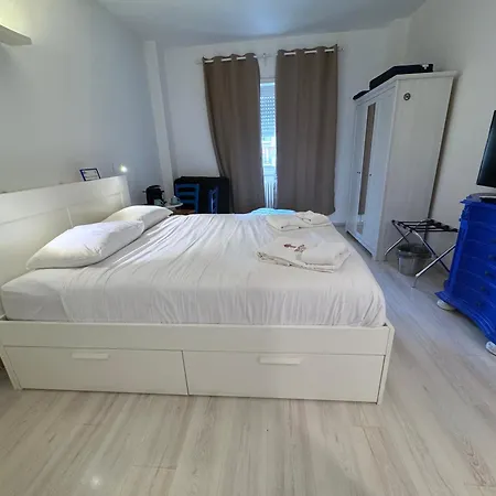 Tiburtina Suites, Guest house