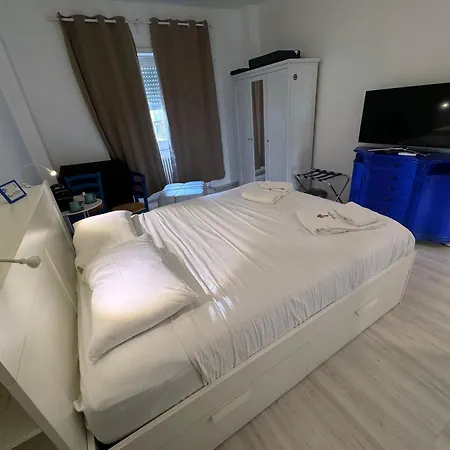 Tiburtina Suites, Guest house