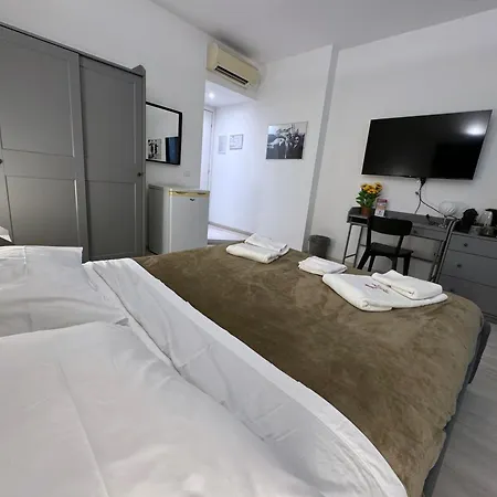 Guest house Tiburtina Suites, 2*
