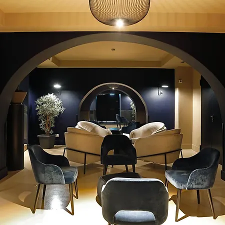 Life Hotel
