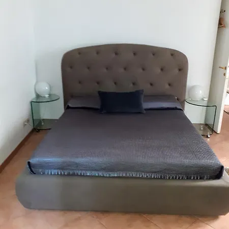 Apartment Interno 2 *