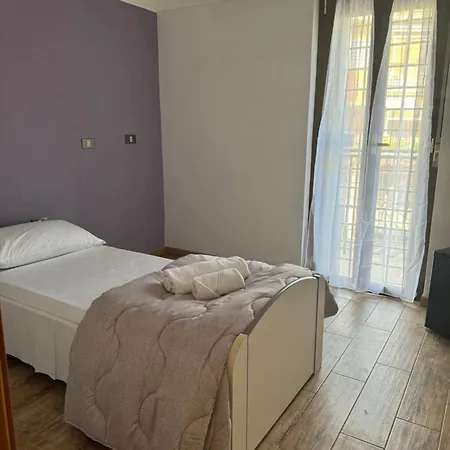 La Fiera Airport Guest house