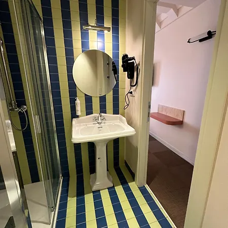 Cortina Otel