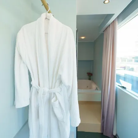 Moderno Hotel 4*