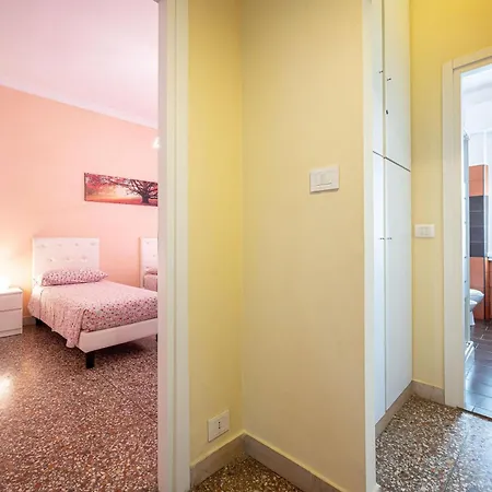 Caracciolo - Metro San Giovanni Apartment