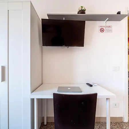 Caracciolo - Metro San Giovanni Apartment *