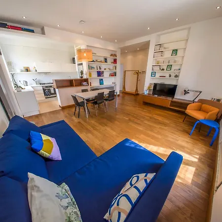 Stunning 3-bedroom Penthouse Roma