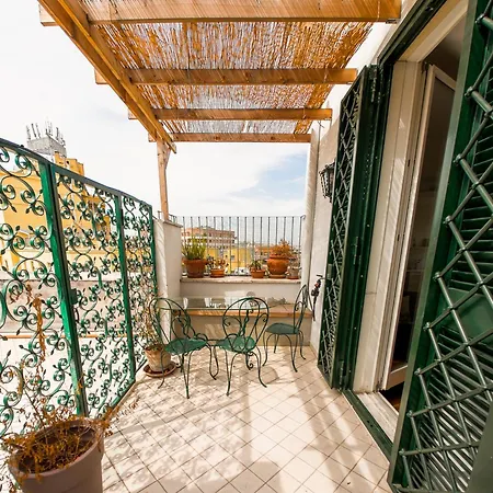 Stunning 3-bedroom Penthouse Roma