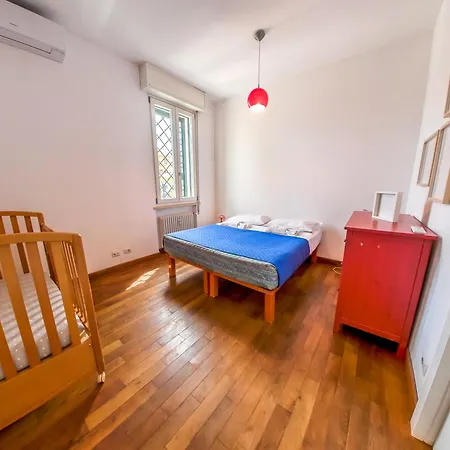 Stunning 3-bedroom Penthouse Appartamento