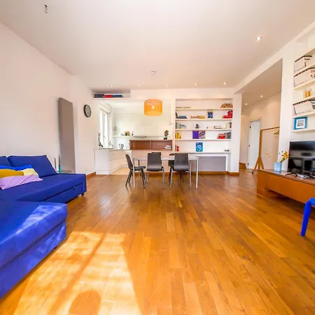 Stunning 3-bedroom Penthouse * Roma