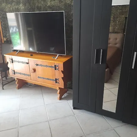 1 House * Rom