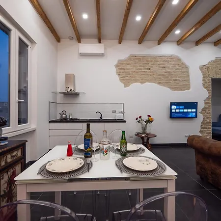 Conte House - 2 *