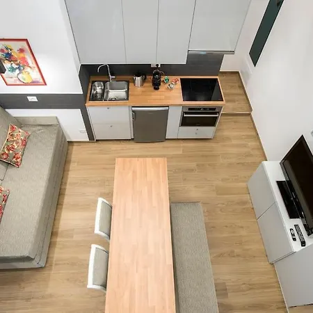 Tibi Apartament *