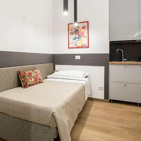Tibi Apartament *
