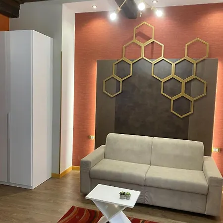 Dimora Frattina Bed & Breakfast Rome