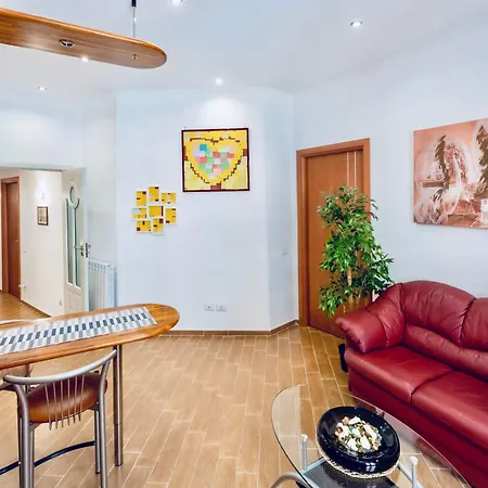 Miclad Colosseum Guest House 3*
