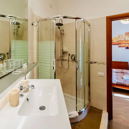 Miclad Colosseum Guest House Bed & Breakfast Rome