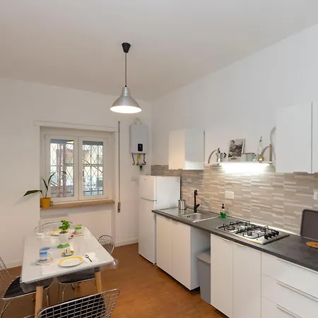 Enjoy Tiburtina - Cozy & Friendly Roma