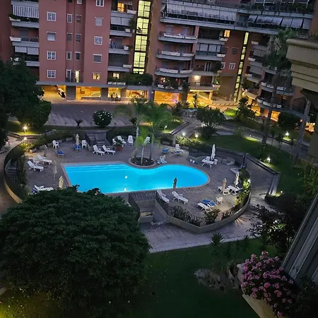 Eur Con Piscina Esterna
