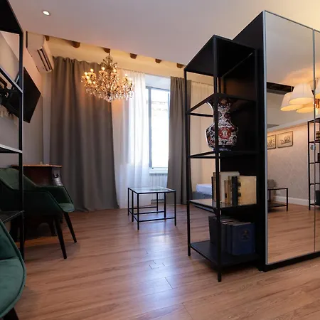 Colosseum Flat Dark Holiday home *