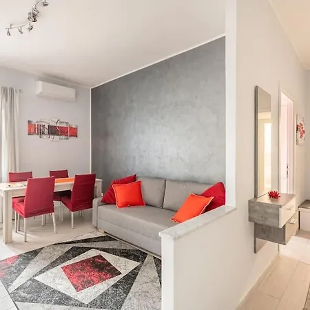 Lägenhet New And Beautiful House In The Heart Of