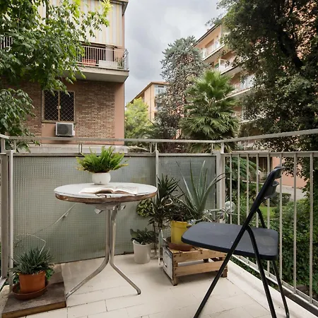 Mrbrown-pincherle Apartment *