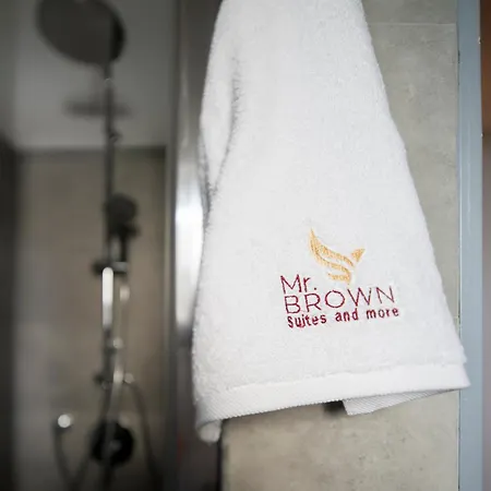 Mrbrown-pincherle Apartment *