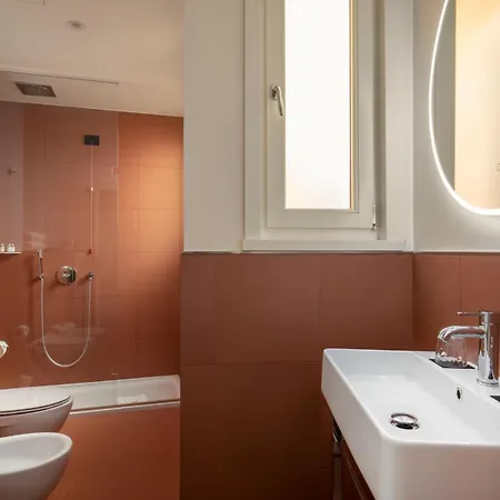9hotel Cesari Hotel 4*