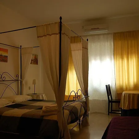 Hotel Gioia Romana 4*