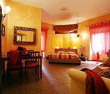 Momi Bed & Breakfast 2*